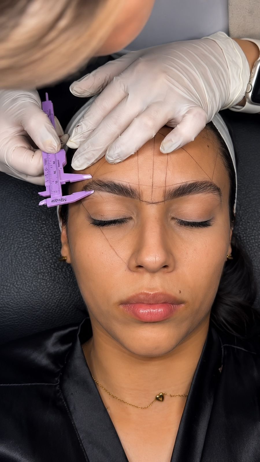 Medición y diseño de cejas